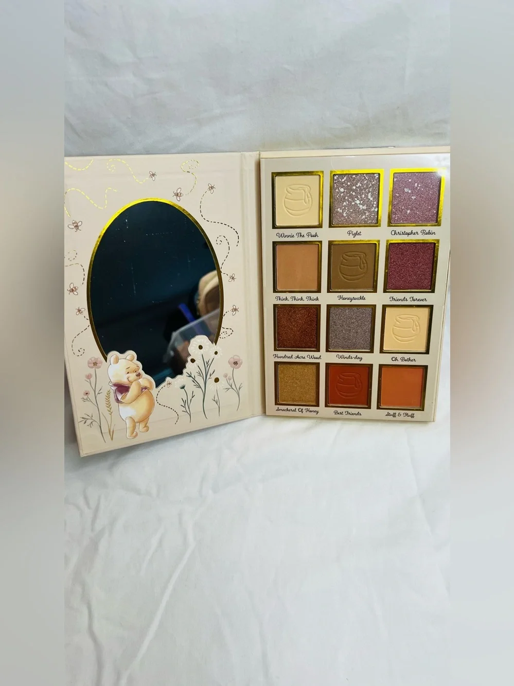Disney Winnie the Pooh Pastel Yellow & Beige Wall Art eyeshadow palette
